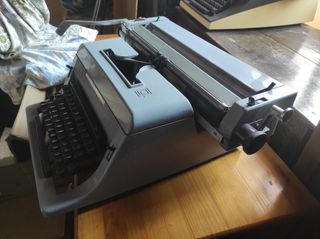 Olivetti Linea 88: Máquina de escribir