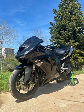 Kawasaki ZX10R 1000cc 172cvs 2009