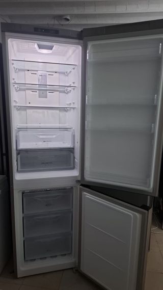 Nevera - Refrigerador Acero