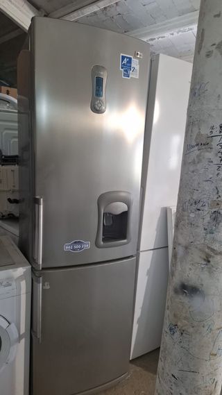 Nevera LG - 2 puertas, acero inoxidable