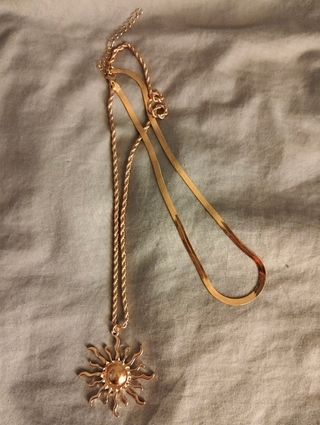 Collar dorado con dije de sol