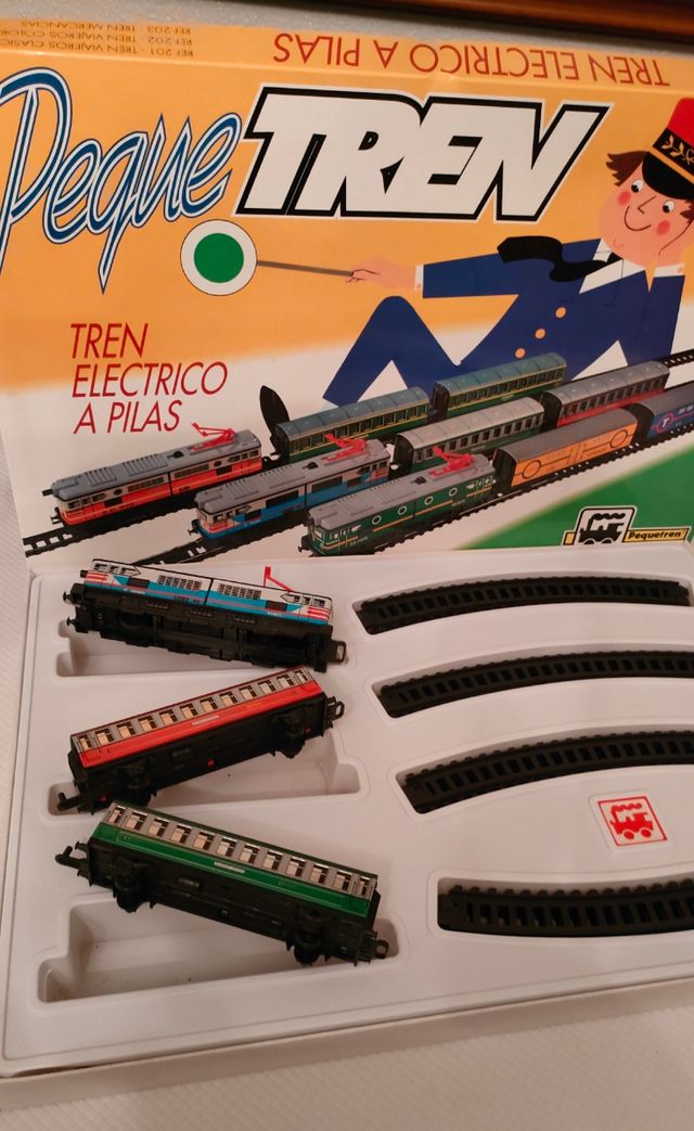 Tren eléctrico Pequetren a pilas de segunda mano por 50 EUR en