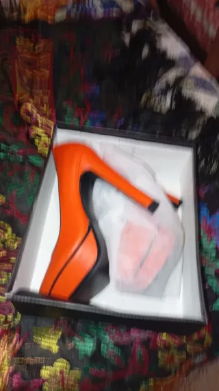 Lote d zapatos tacón alto naranja,negro ,plata,ect