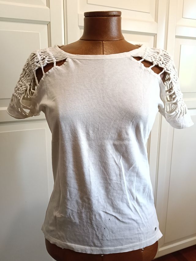Camiseta blanca tejida