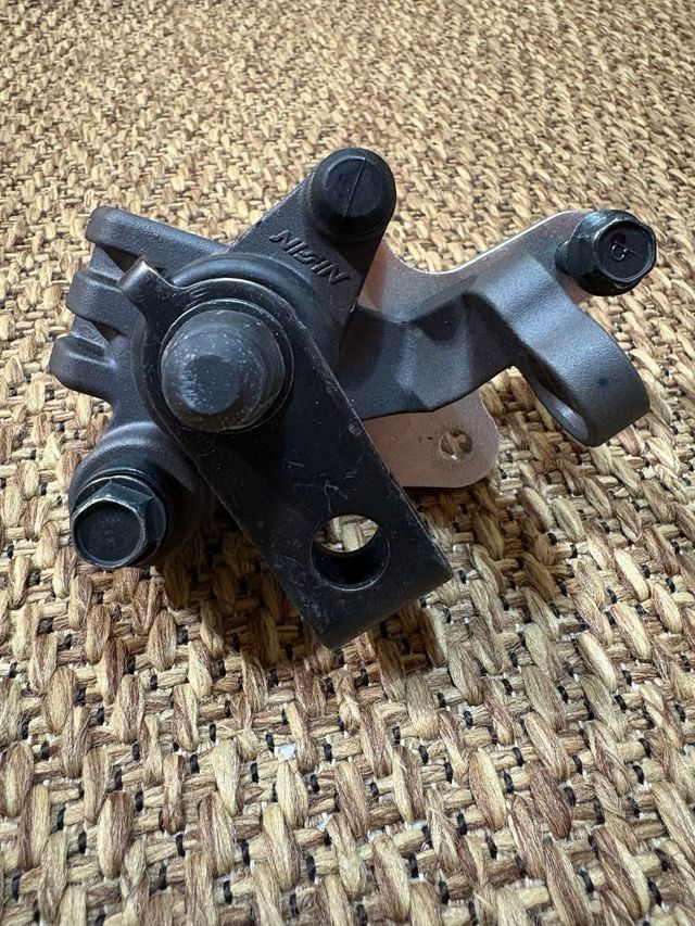 Pinza Freno Trasera NISSIN TMAX 530