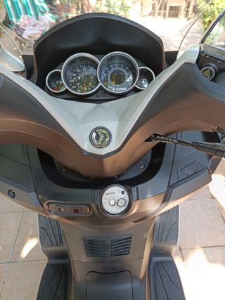 SYM Joymax 300i ABS - Scooter