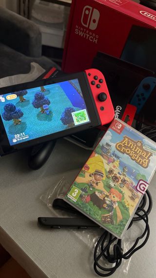 Nintendo Switch roja + Animal Crossing + protector