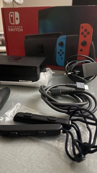 Nintendo Switch roja + Animal Crossing + protector