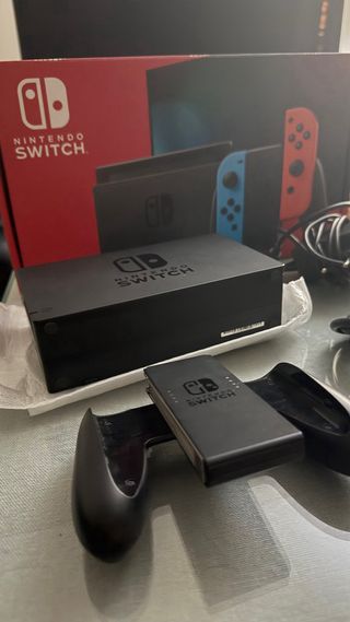 Nintendo Switch roja + Animal Crossing + protector