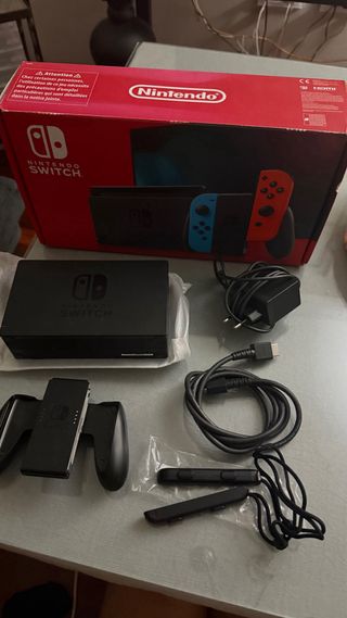 Nintendo Switch roja + Animal Crossing + protector