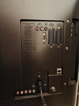 TV Philips Negra.42 pulgadas + Fire TV 4K + Mueble