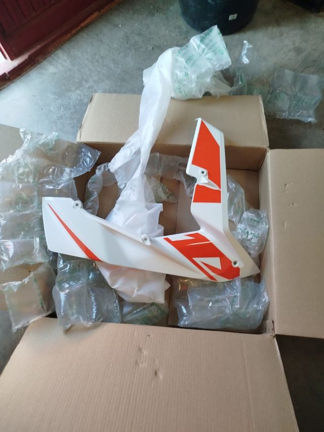 Carenado KTM RC 125 blanco