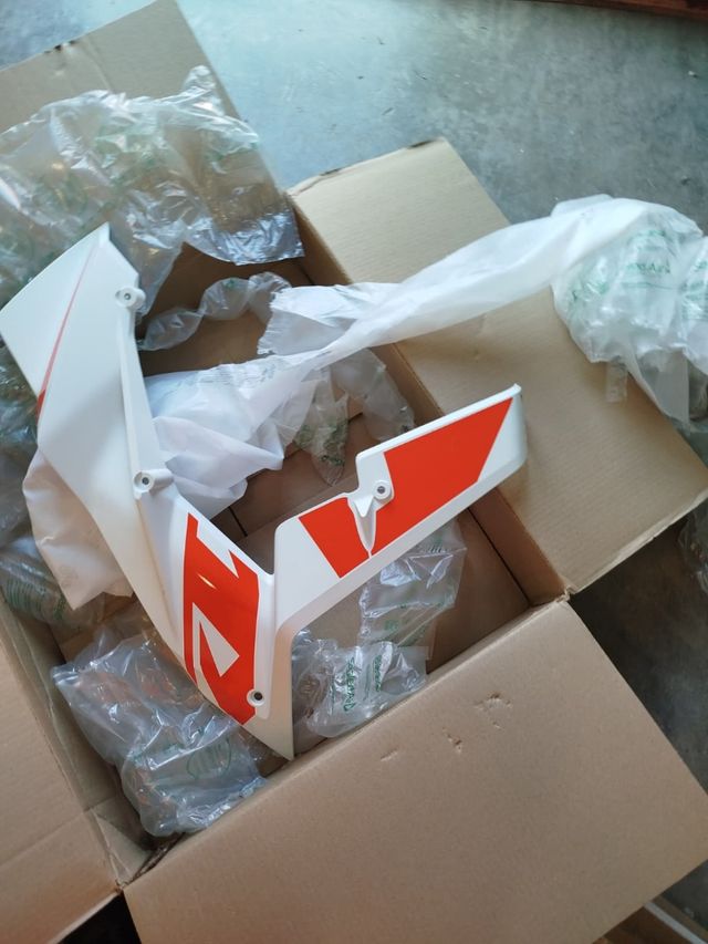 Carenado KTM RC 125 blanco