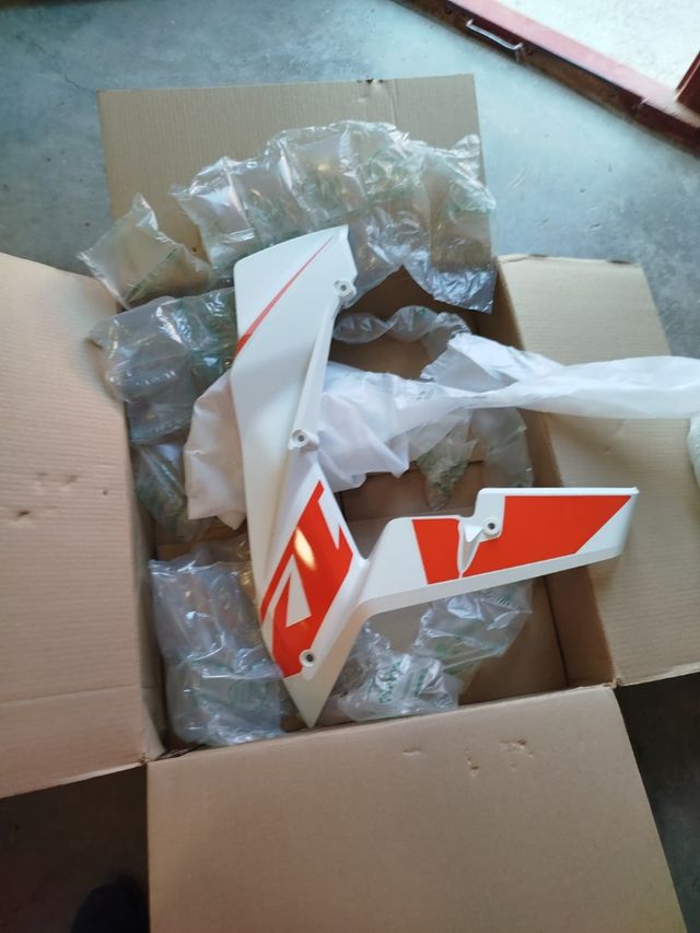 Carenado KTM RC 125 blanco