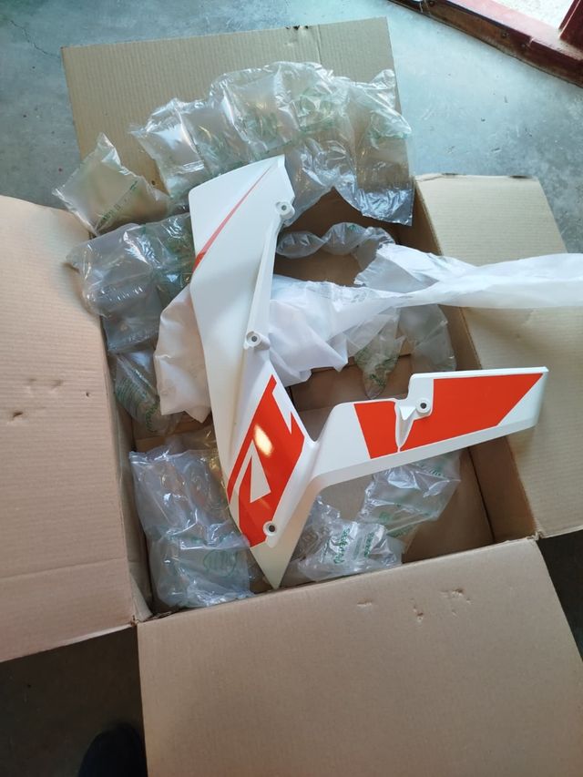 Carenado KTM RC 125 blanco