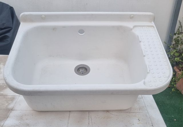 Lavabo bianco resina 61,5x41cm