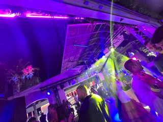 Alquiler equipo sonido e iluminación