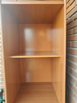 Chollo.Armario madera con cajones y estantes.