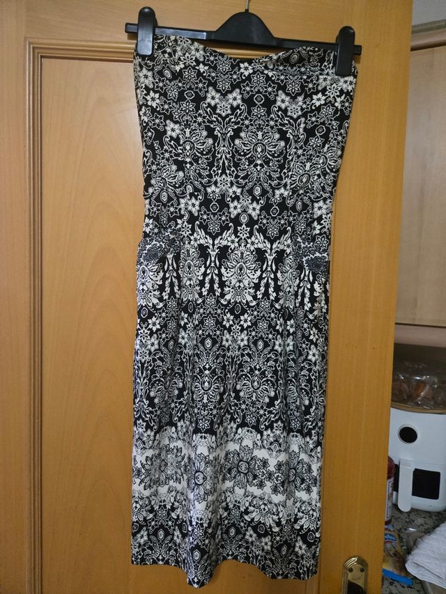 Vestido blanco y negro palabra de honor