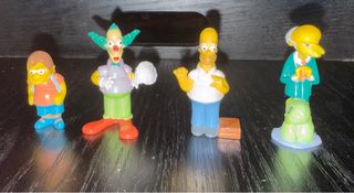 Figuras Simpsons Kinder - 4uds