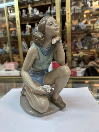 Figura Nao de Lladró: Chica veraniega