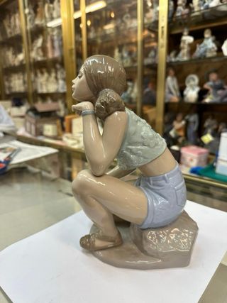 Figura Nao de Lladró: Chica veraniega