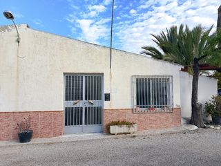 Alquiler local oficina finca privada