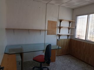 Alquiler local oficina finca privada