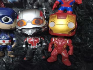 Funko Pop! DC & Marvel (8 personaggi)
