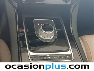 Jaguar XE 2.0 Diesel Pure RWD Auto 132 kW (180 CV)