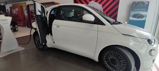 Fiat 500e 320km 85kW (118CV) Red
