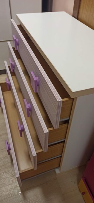 Cómoda 4 cajones - Blanca y Lila