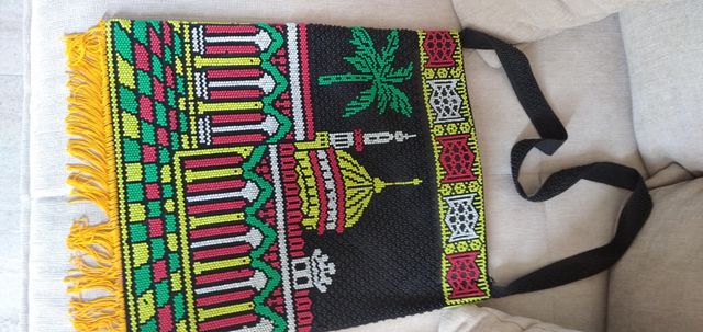 Bolso hecho a mano con cuentas de mezquita oriental