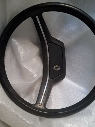 RENAULT  18. VOLANTE DE DIRECCION.