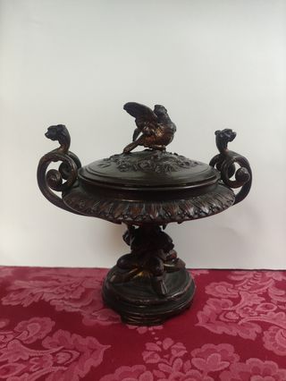 Soprammobile antico in bronzo