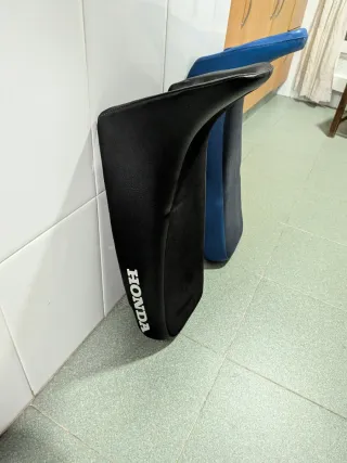 Asiento Suzuki 125,de honda África twin 04 y 07