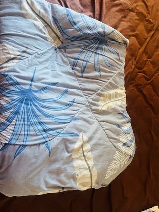 Edredón ligero estampado hojas