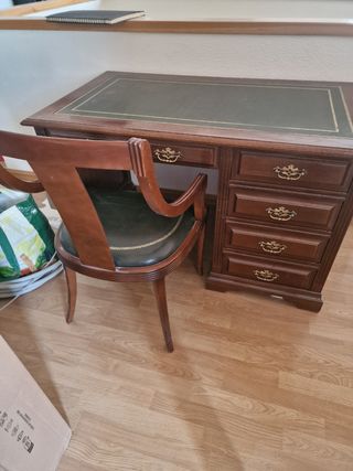 Escritorio madera-piel, clásico