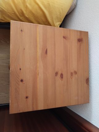 2 Mesillas de noche madera maciza de pino. 69 x 39