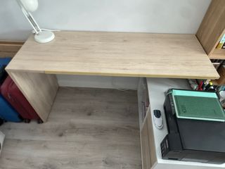 Mesa escritorio Skat blanco y roble 139x93x75cm