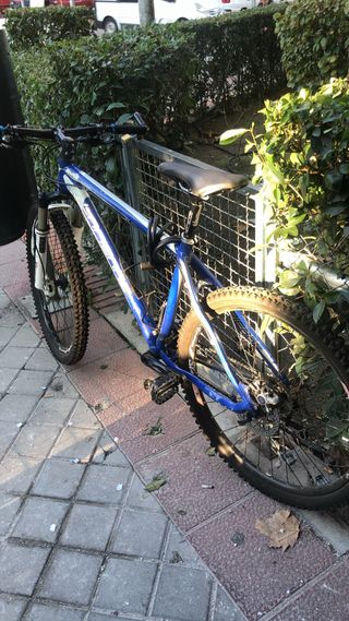 Bicicleta montaña azul lapierre