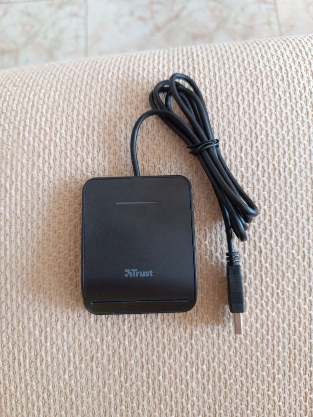 Lector Tarjetas Trust DNIe