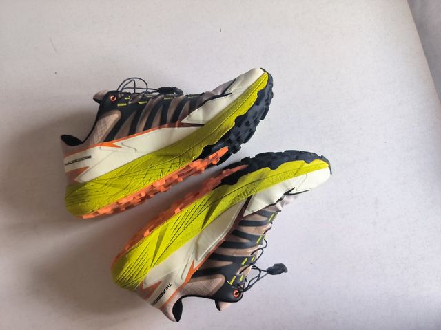 Zapatillas Salomon thunder cross- Beige/Amarillo