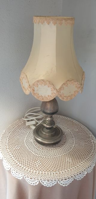 LÁMPARA DE MESA