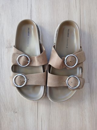 Sandalias planas color arena
