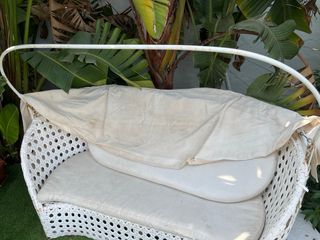 Sofá blanco mimbre sintético jardín.
