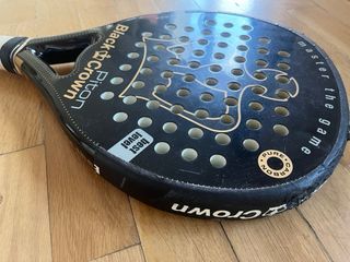 Pala de padel con funda