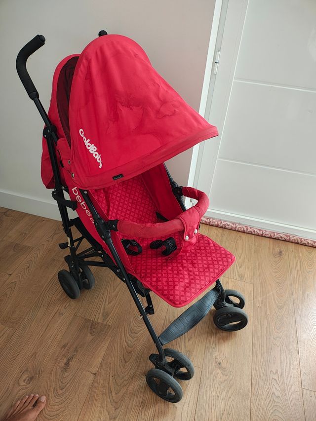 Silla paseo Bebedue roja usada.