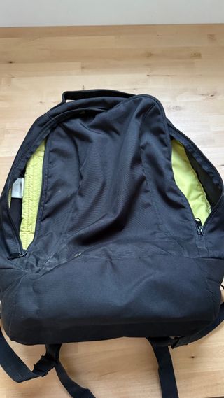 Mochila negra - Bolsillo para portátil