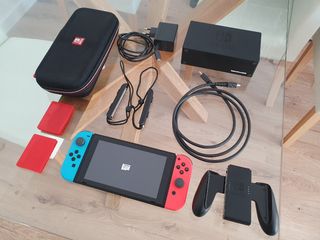Nintendo Switch V1, todos sus accesorios + Extras